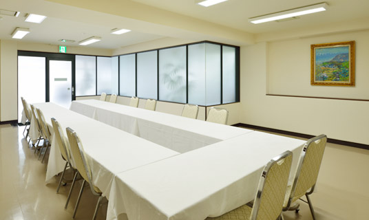 会議室［1階］ Meeting Room